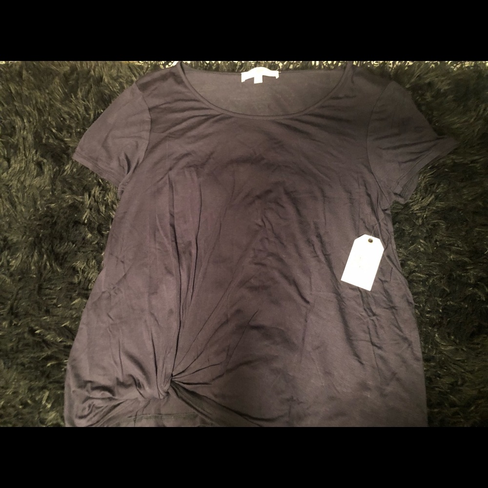 NWT Pinque bottom knot Tee ✨